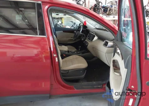 2017 Kia Sorento 2.4L Lx из США, поврежденный, VIN 5XYPG4A32HG205576